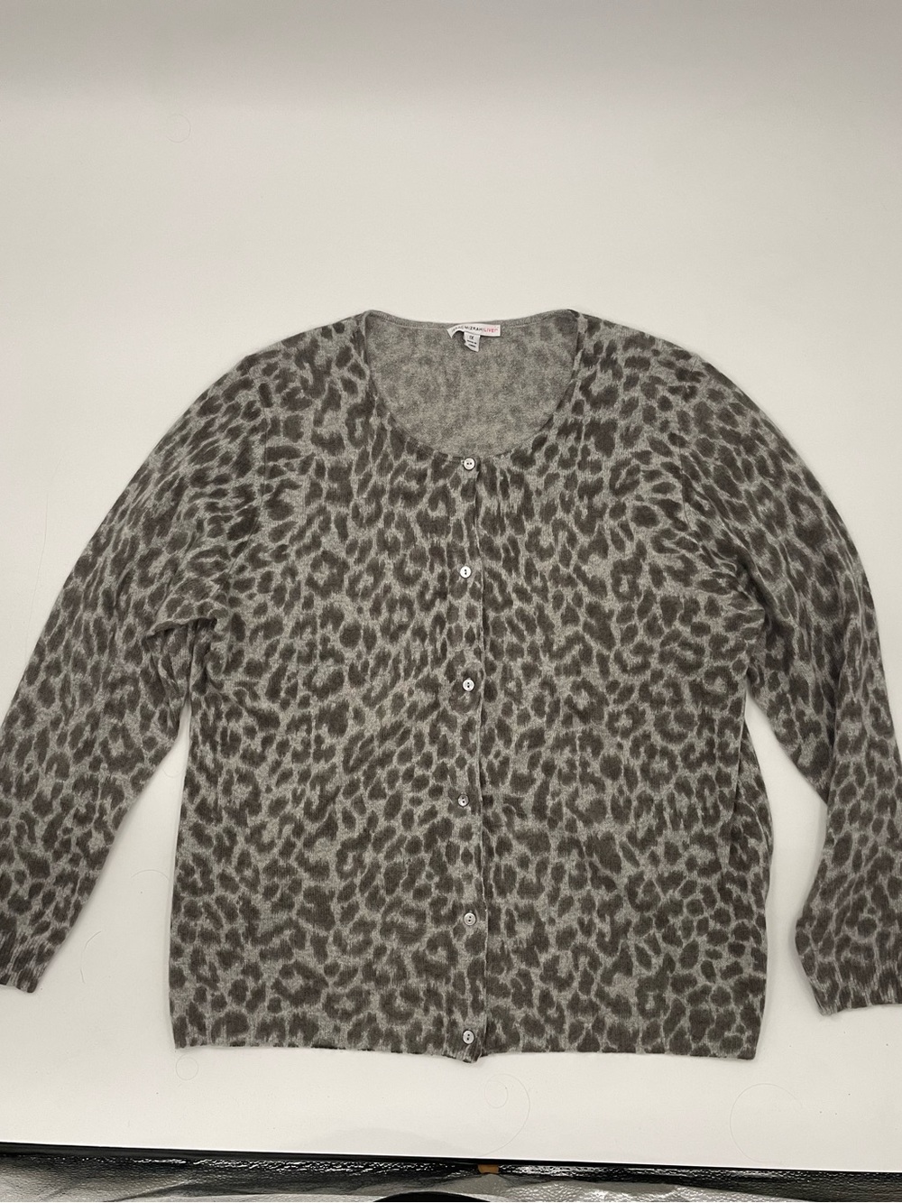 Isaac Mizrahi 100% Cashmere Gray Leopard Print Cardigan